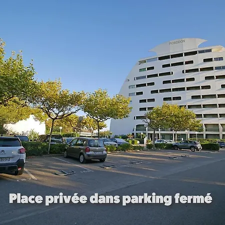Apartment De 33 M2, Vue Et Bord De Mer, Parking *
