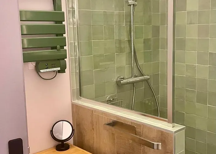 De 33 M2, Vue Et Bord De Mer, Parking La Grande Motte